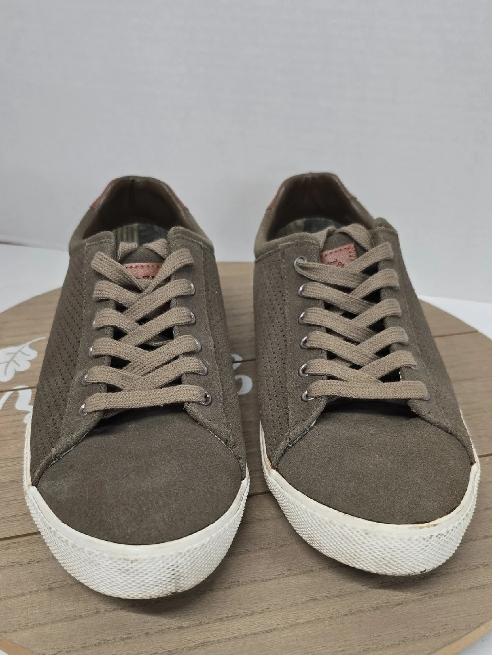 Original Penguin Men's Low-Top Sneakers in Olive Size 9